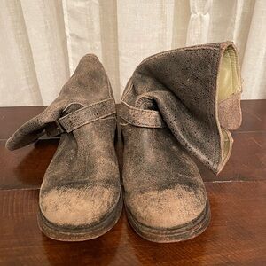 ❌SOLD❌Ash distressed boot. With side buckle